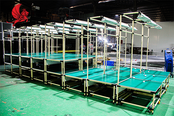 Bàn công nghiệp lắp ráp bằng ống thép bọc nhựa 